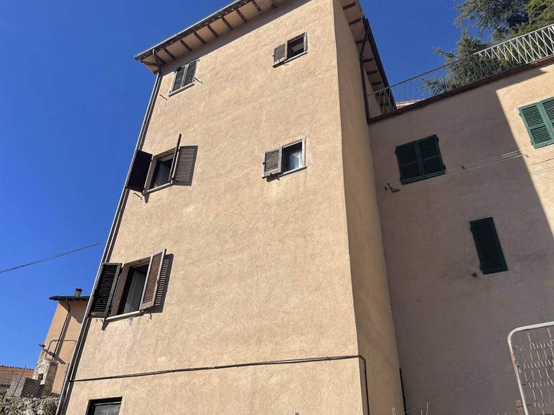 Appartamento in Vendita a Cerreto di Spoleto, 49'000€, 110 m²