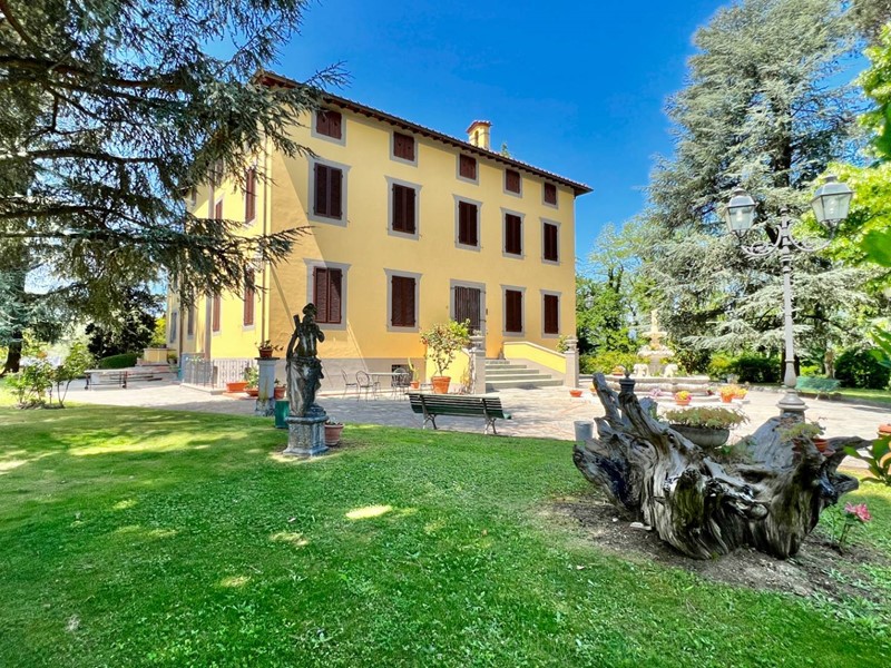Villa in Vendita a Lucca, 1'990'000&euro;, 800 m²