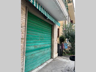 Immobile commerciale in Vendita a Fermo, 70'000€, 162 m²