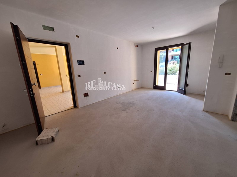 Trilocale in Vendita a Colonnella, 93'000€, 72 m²