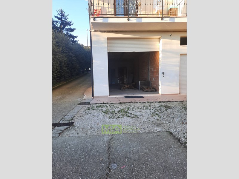 Box in Affitto a Altidona, 250&euro;, 50 m²