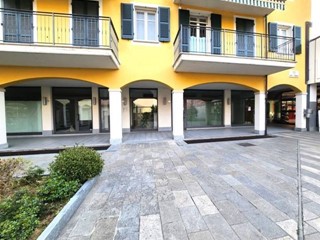 Immobile commerciale in Affitto a Casteggio, 1'350€, 186 m²