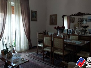 Appartamento in Vendita a Fondi, 135'000&euro;, 200 m²