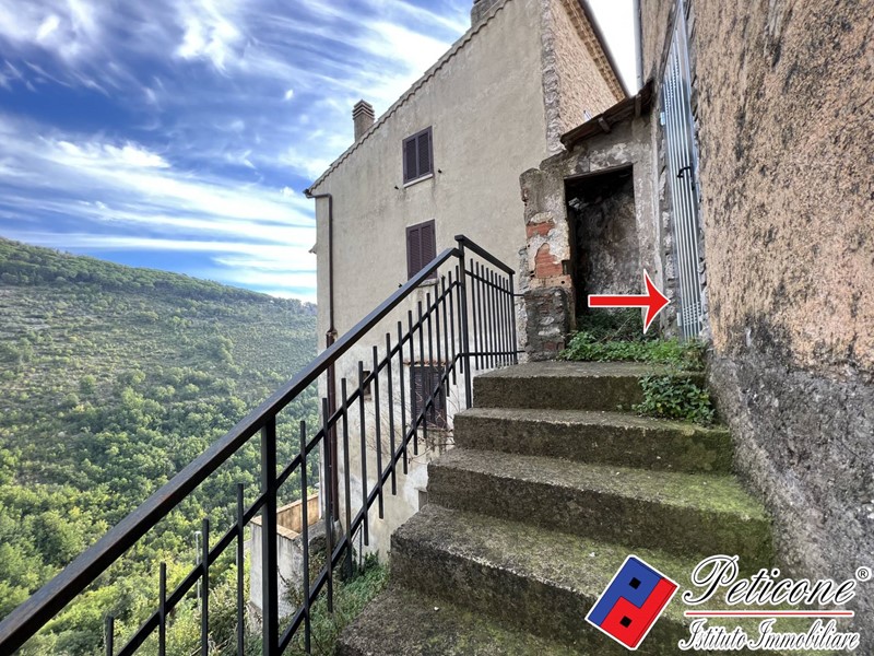 Quadrilocale in Vendita a Lenola, 10'000&euro;, 60 m²