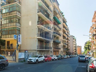 Immobile commerciale in Vendita a Catania, 698'000&euro;, 1000 m²