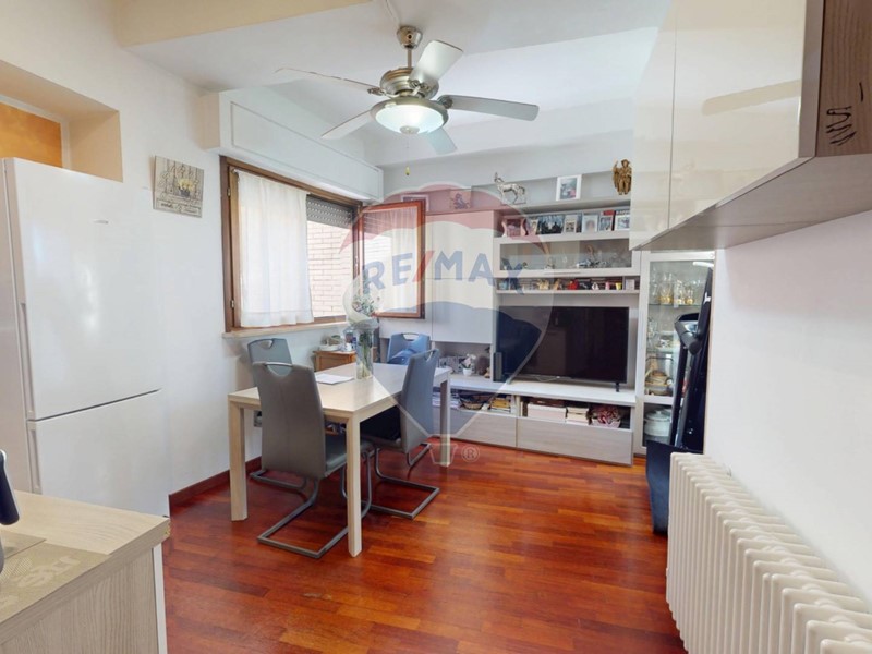 Trilocale in Vendita a Perugia, 80'000€, 60 m², con Box