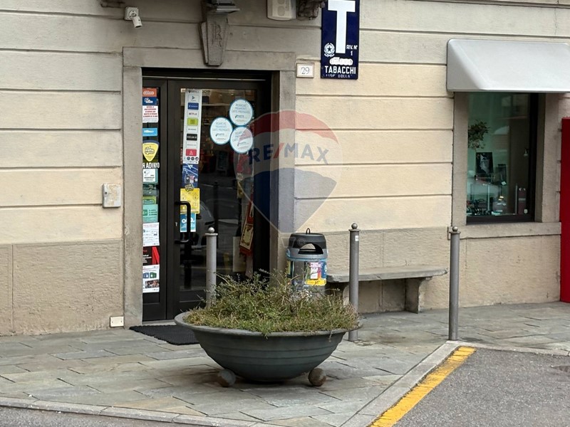 Immobile commerciale in Vendita a San Giovanni Bianco, 300'000€, 80 m²