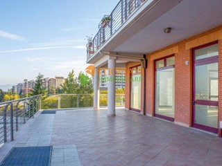 Immobile commerciale in Vendita a Campobasso, 110'000€, 120 m²