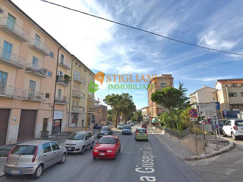 Laboratorio in Vendita a Campobasso, 85'000€, 90 m²