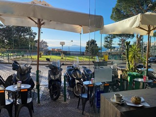 Negozio in Vendita a Napoli, 60 m²