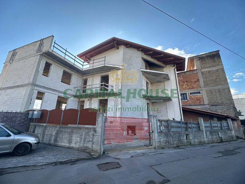 Appartamento in Vendita a Striano, 319'000€, 329 m²