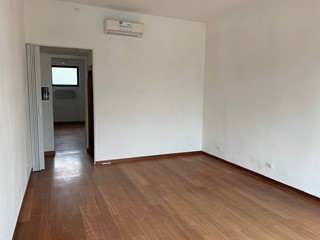 Attività commerciale in Affitto a Capannori, 620€, 50 m²