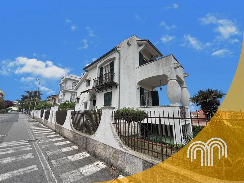 Villa in Vendita a Borghetto Santo Spirito, 599'000€, 180 m²