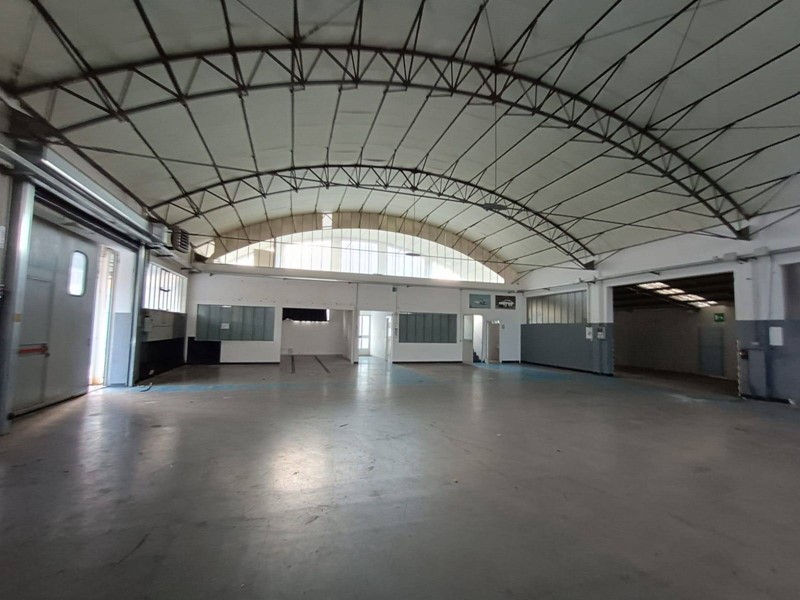 Capannone in Affitto a Pesaro, 3'000€, 1100 m²