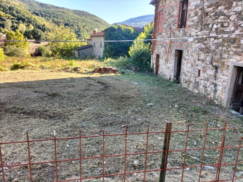 Villa in Vendita a Chitignano, 65'000€, 110 m²