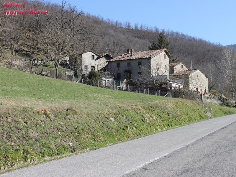 Villa in Vendita a Pratovecchio Stia, 125'000€, 270 m²