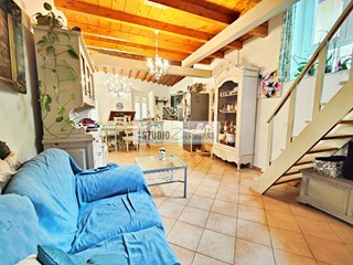 Appartamento in Vendita a Seravezza, 240'000€, 110 m²