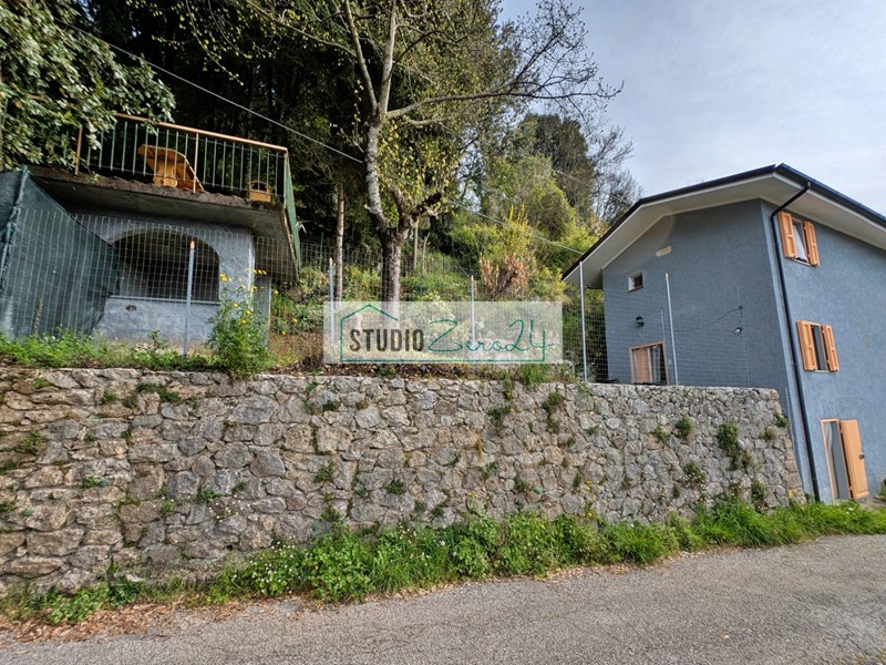 Casa Semi Indipendente in Vendita a Stazzema, 120'000€, 48 m²