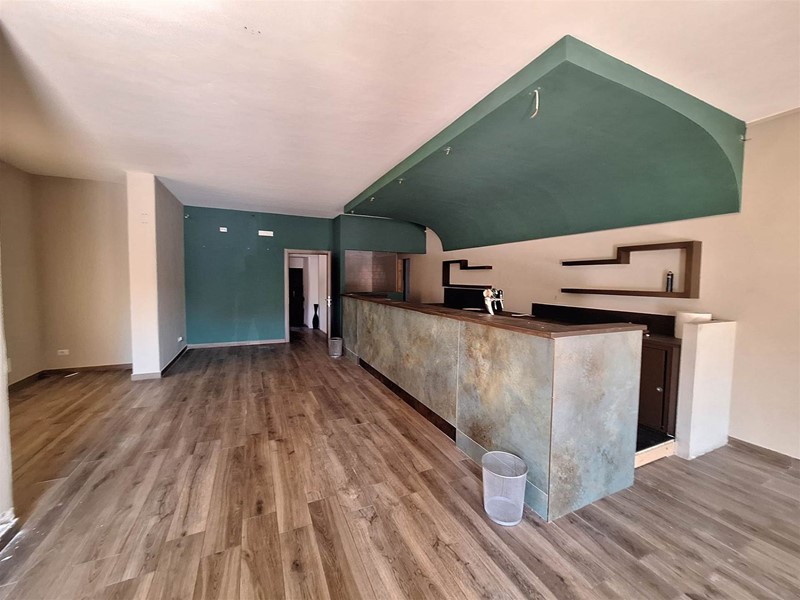 Immobile commerciale in Vendita a Golfo Aranci, 75 m²