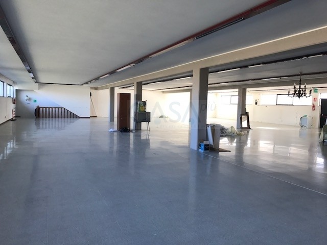 Ufficio in Affitto a San Benedetto del Tronto, 5'000€, 890 m²
