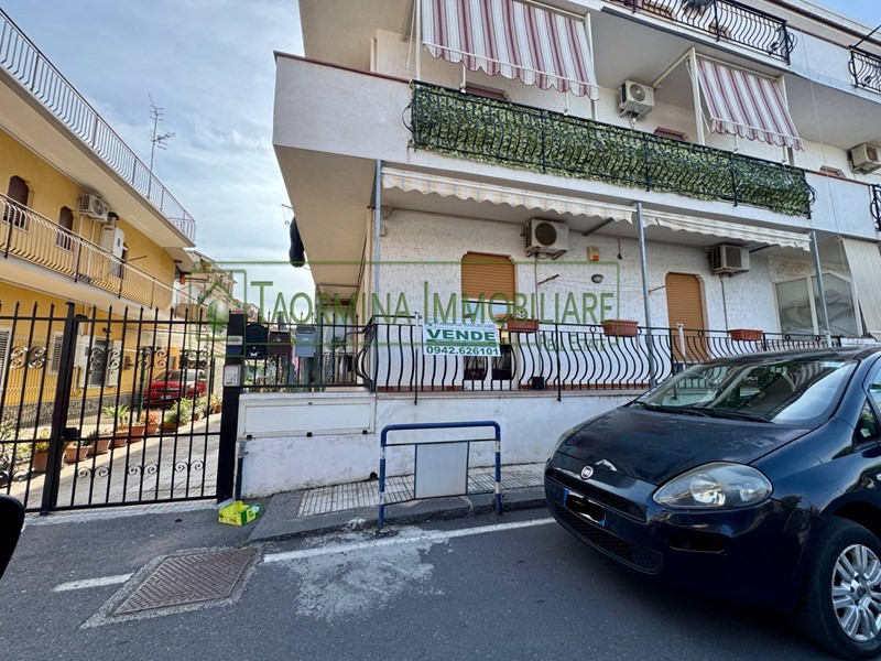 Appartamento in Vendita a Giardini Naxos, 125'000€, 96 m²