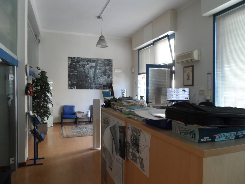 Ufficio in Vendita a San Benedetto del Tronto, 180'000€, 150 m²