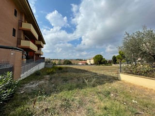 Terreno edificabile in Vendita a Mosciano Sant'Angelo, 75'000€, 1325 m²