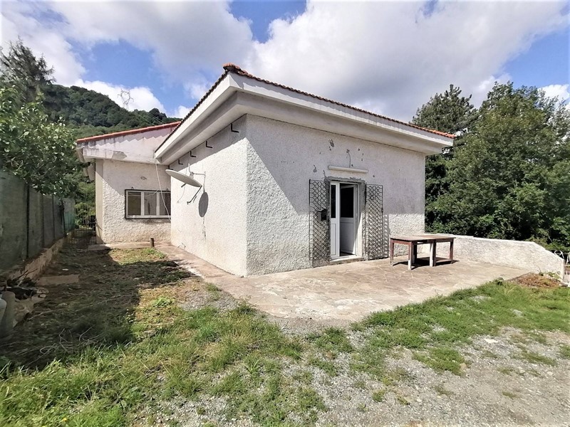 Casa Indipendente in Vendita a Pontinvrea, 250'000€, 343 m²