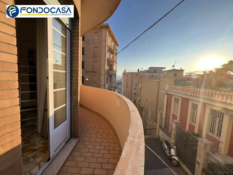 Appartamento in Vendita a Savona, 250'000€, 178 m²