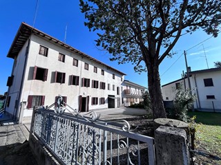 Casa Indipendente in Vendita a Brugnera, 135'000€, 255 m²