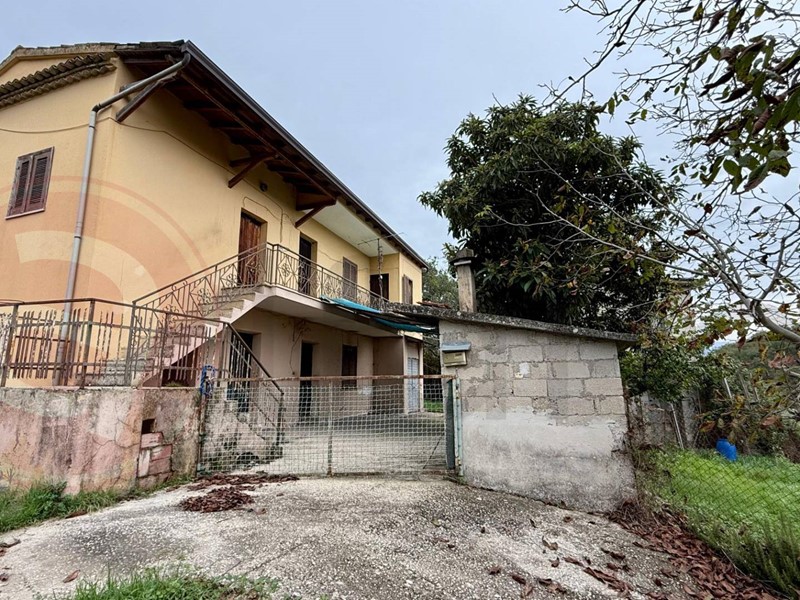Rustico in Vendita a Boville Ernica, 68'000€, 134 m²