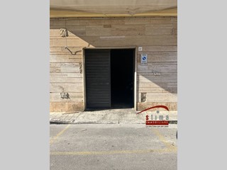 Magazzino in Vendita a Siracusa, 75'000€, 68 m²
