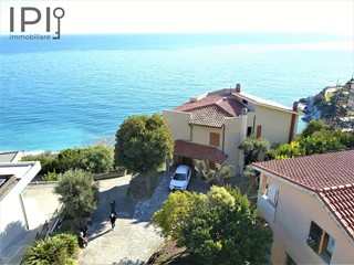 Villa in Vendita a Bergeggi, 1'680'000€, 390 m²