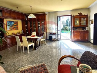 Casa Indipendente in Vendita a Vigevano, 350'000€, 241 m²