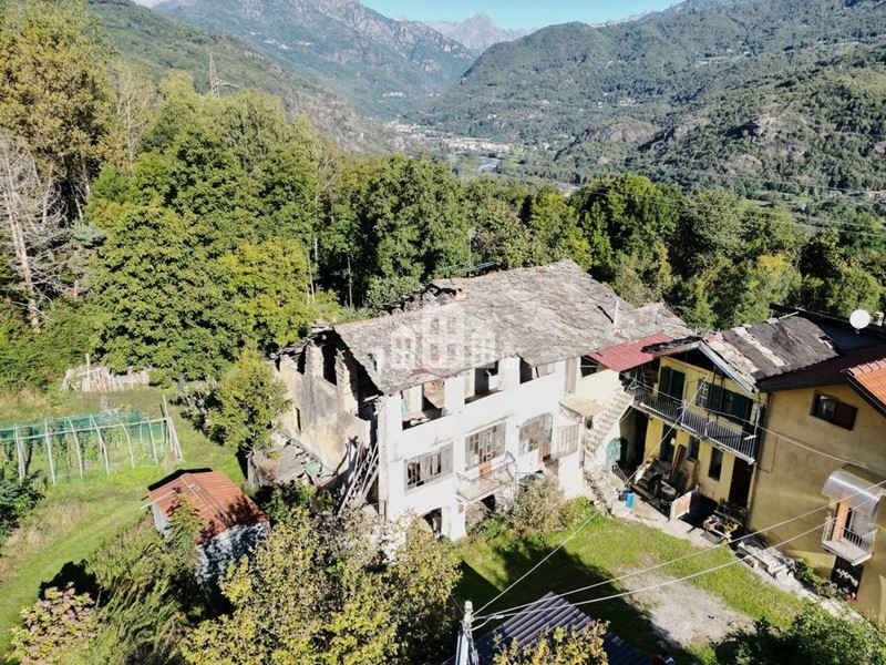 Casa Indipendente in Vendita a Cuorgnè, 34'000€, 111 m²