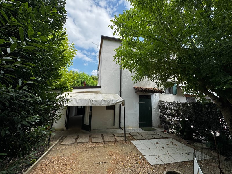 Villetta a schiera in Vendita a San Felice sul Panaro, 90'000€, 65 m²