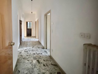 Casa Indipendente in Vendita a Pesaro, 250'000&euro;, 279 m², con Box