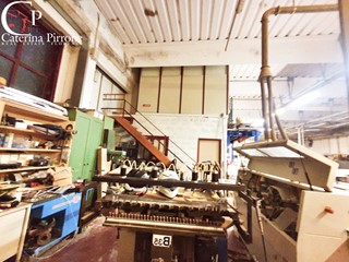 Capannone in Vendita a Greve in Chianti, 255'000€, 250 m²