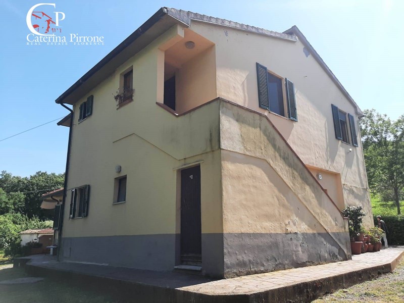 Casa Semi Indipendente in Vendita a Montecatini Val di Cecina, 495'000€, 285 m²