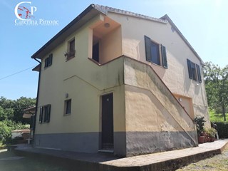 Casa Semi Indipendente in Vendita a Montecatini Val di Cecina, 495'000€, 285 m²