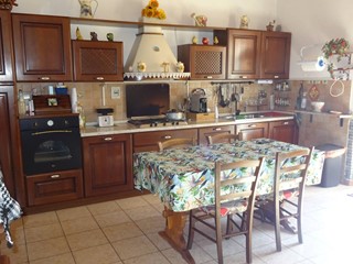Rustico in Vendita a Montespertoli, 280'000€, 250 m²