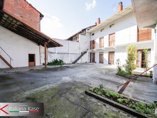 Casa Semi Indipendente in Vendita a Candia Canavese, 118'000€, 200 m²