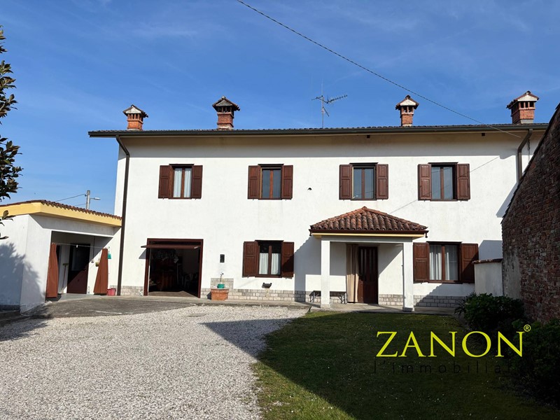 Casa Semi Indipendente in Vendita a Savogna d'Isonzo, 235'000€, 170 m², con Box