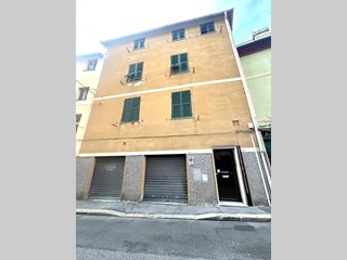 Appartamento in Vendita a Genova, 27'000€, 97 m²