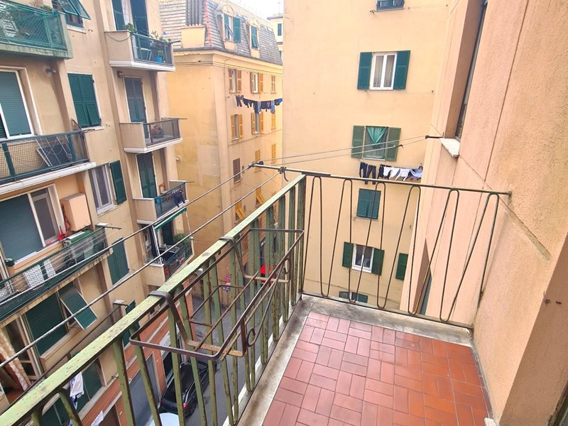 Appartamento in Vendita a Genova, 55'000€, 71 m²