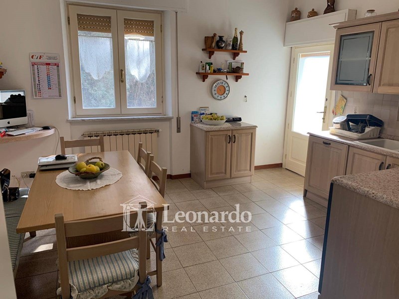 Appartamento in Vendita a Massarosa, 145'000€, 130 m²