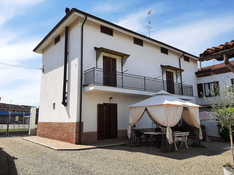 Casa Indipendente in Vendita a Alessandria, 295'000€, 150 m²