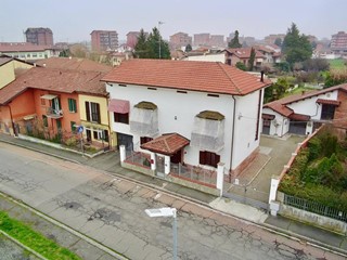 Casa Indipendente in Vendita a Alessandria, 295'000€, 150 m²