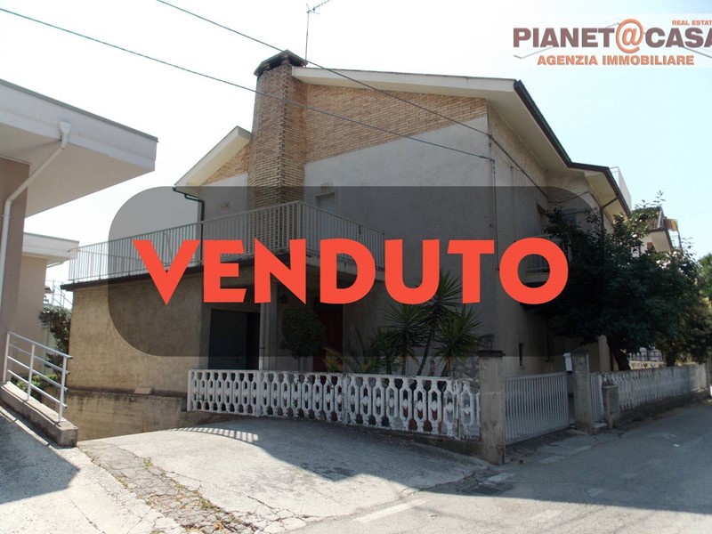 Casa Indipendente in Vendita a Monteprandone, 289'000€, 350 m²