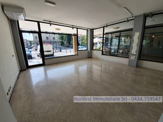 Negozio in Affitto a Pasiano di Pordenone, 600€, 120 m²